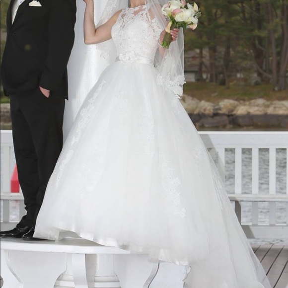 Alfred Angelo Wedding Dress - Picture 2 of 7